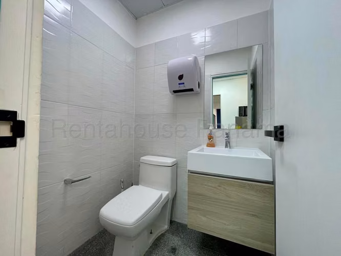 Oficina Comercial en Alquiler en Avenida Balboa JG