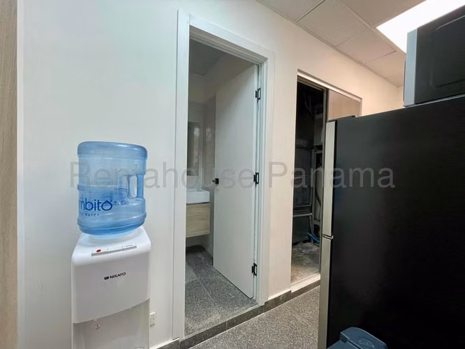 Oficina Comercial en Alquiler en Avenida Balboa JG