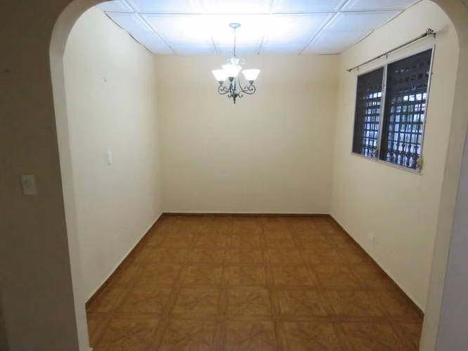 Vendo Casa en Camino Real, San Antonio - Imagen 4