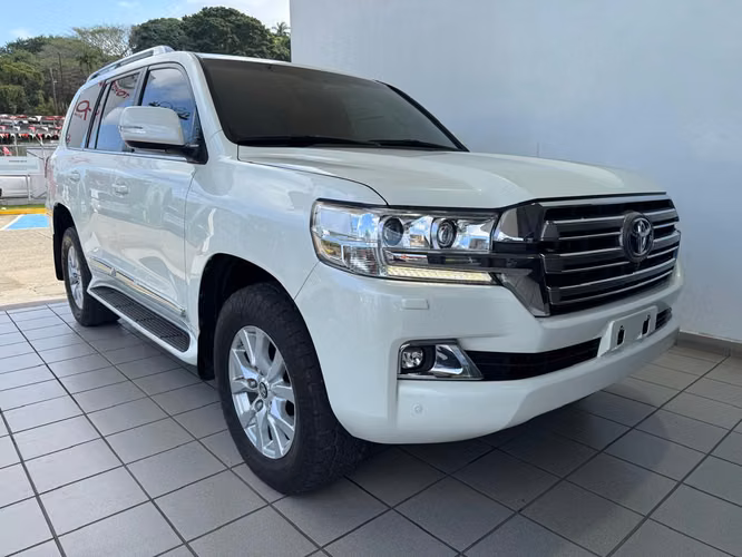 TOYOTA LAND CRUISER