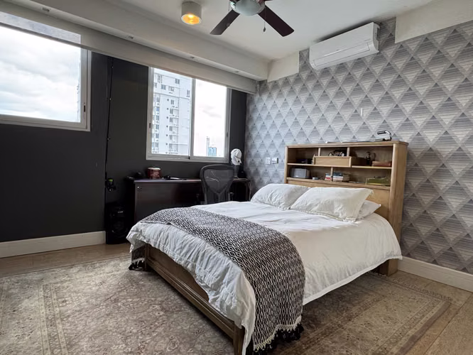 Vendo Apartamento frente al Parque Omar