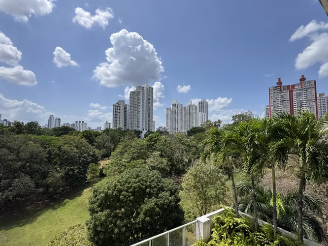 Vendo Apartamento frente al Parque Omar