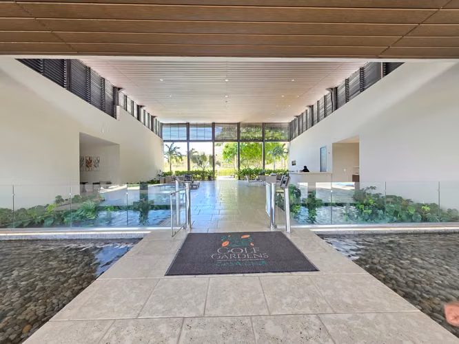 Venta de casa en PH Gardenias – Golf Garden, Brisas del Golf