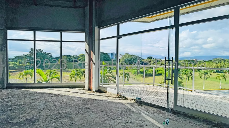 Alquiler de local comercial en Costa Sur AK