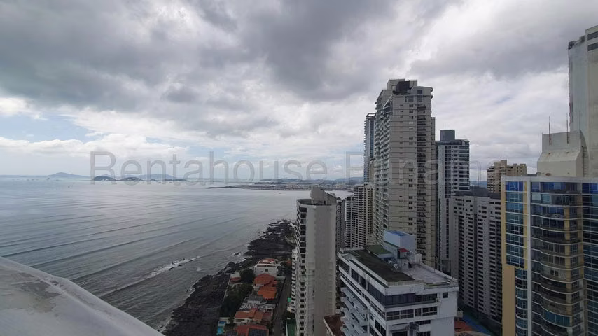 Venta PH Coastal Tower JM