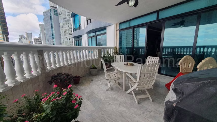 Venta PH Coastal Tower JM