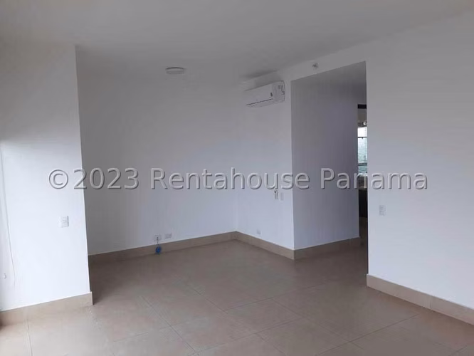 Se Vende Apartamento en Costa del Este LA26-4958