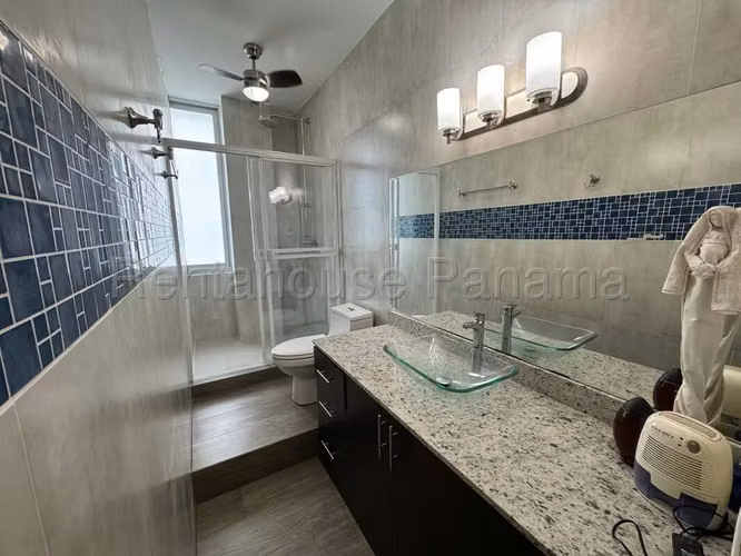 Se Vende Apartamento en Costa del Este LA26-5386