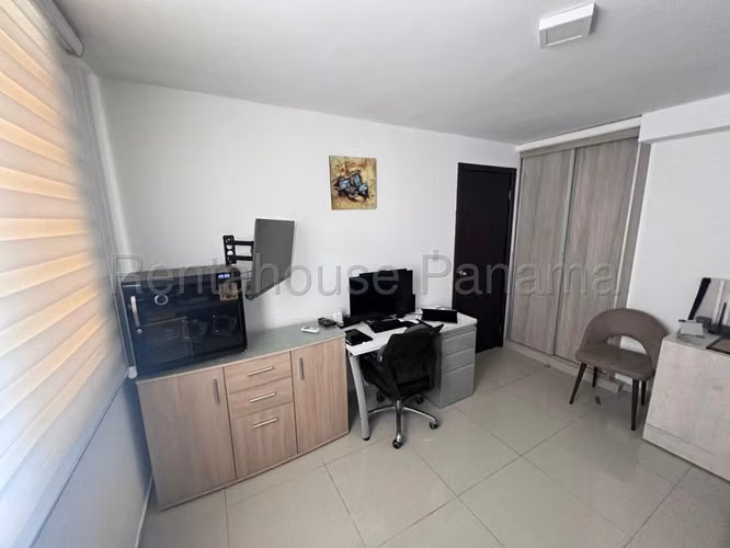 Apartment for Sale in Carrasquilla - PH Delavista SYH
