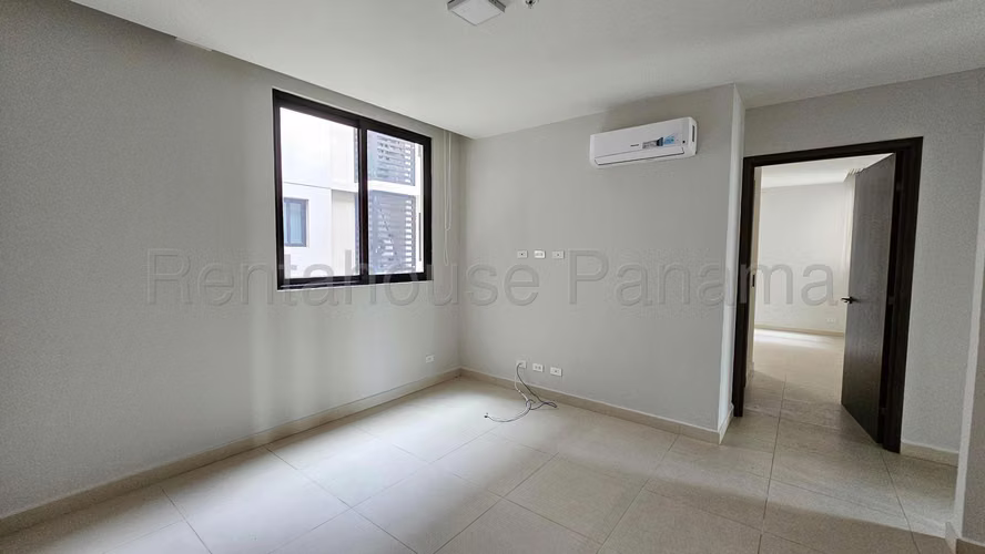 Se Vende Apartamento en Costa del Este LA26-2909