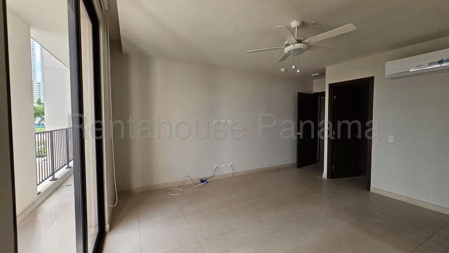 Se Vende Apartamento en Costa del Este LA26-2909