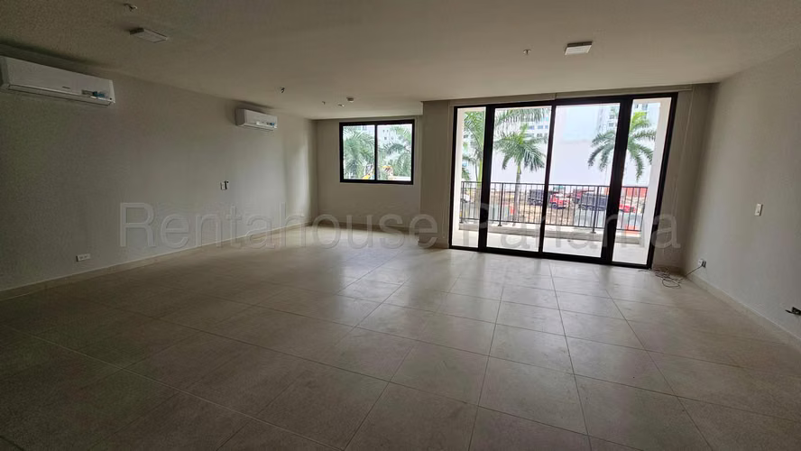 Se Vende Apartamento en Costa del Este LA26-2909