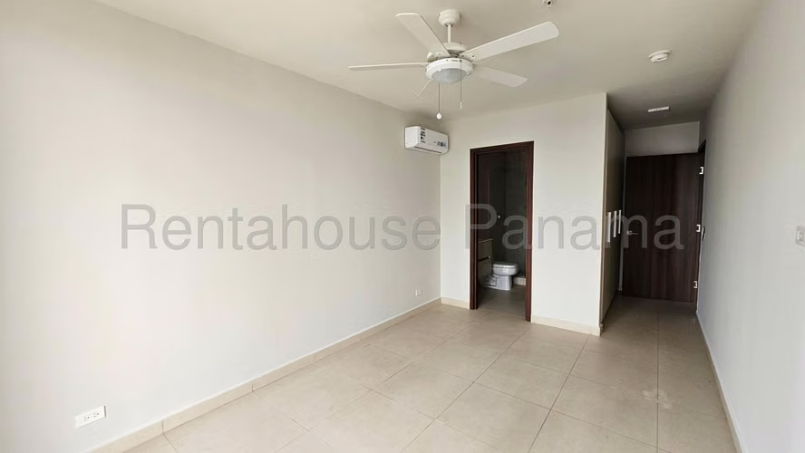 Se Vende Apartamento en Costa del Este LA26-2909
