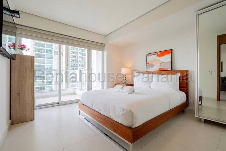 Se Vende Apartamento en Costa del Este LA26-5817