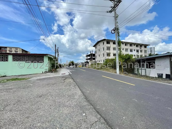 Venta de terreno en Parque Lefevre AK - Imagen 12