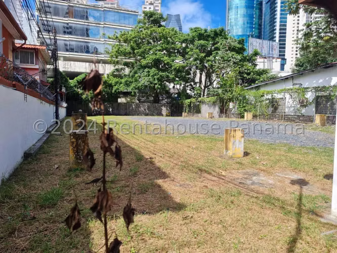 Venta de terreno en Obarrio AK