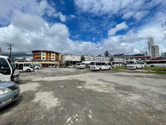 Venta de terreno en la Avenida México  AK