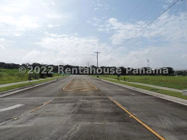 Venta de terreno dentro de parque industrial  24 de Diciembre AK - Imagen 10