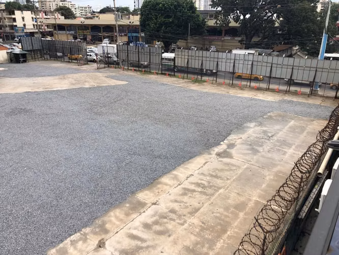 Venta de terreno en Via España AK - Imagen 2