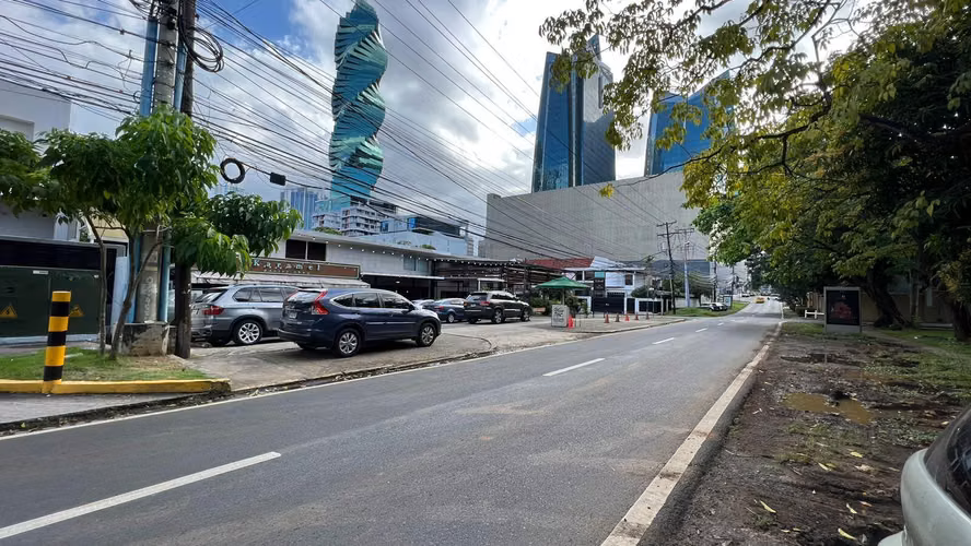 Venta de terreno en Obarrio AK