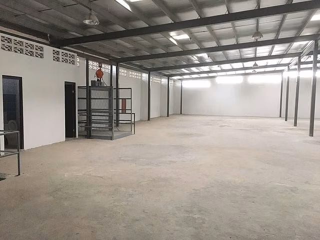 Galera-Galpón-Depósito-Bodega de 2700 m2 en Llano Bonito en Venta