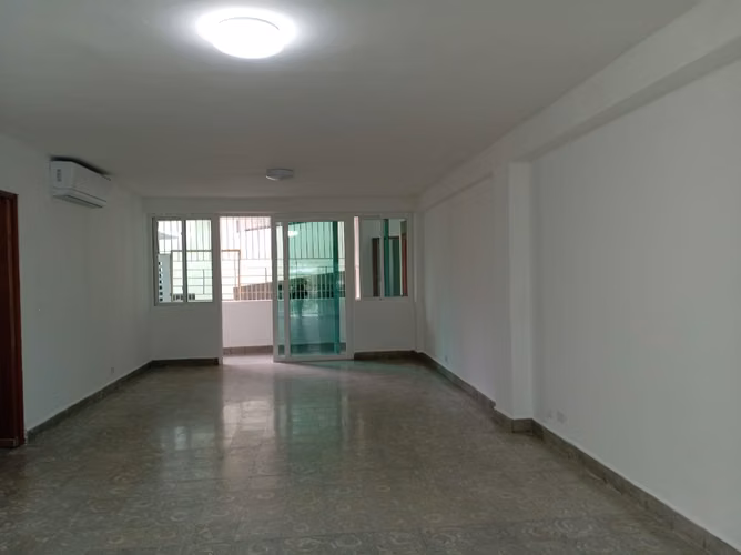 alquiler en  Vía Argentina  3 recámaras +1 estudio  2 baños, parking, balcón   $1200