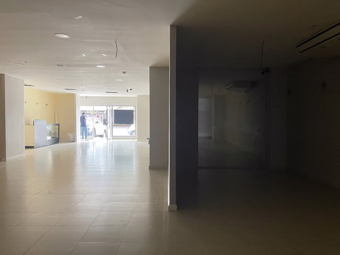 ALQUILER DE LOCAL COMERCIAL - Imagen 6