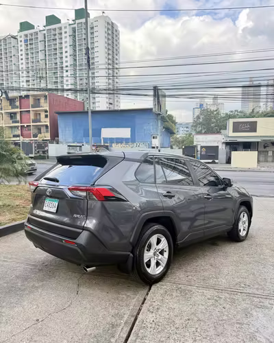 TOYOTA RAV4 2022 POCOS KMS