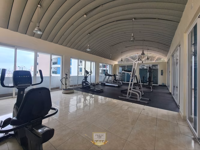 Apartamento con amplio patio exterior en Edison Park – PH Belview