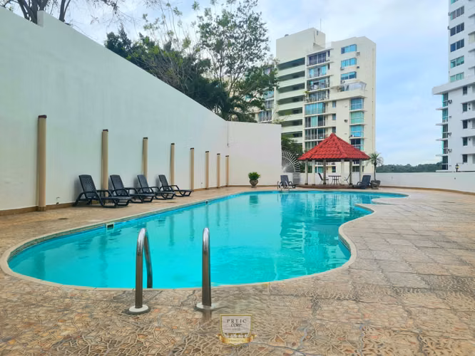 Apartamento con amplio patio exterior en Edison Park – PH Belview