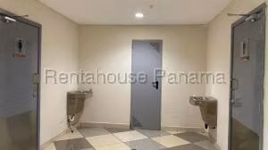 Alquiler de Local Comercial con 150m2 en Albrook PH Paseo Albrook 26-6169SR