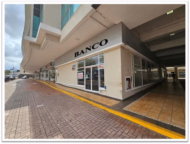 Se vende local comercial en Centro Comercial Camino de Cruces, El Dorado