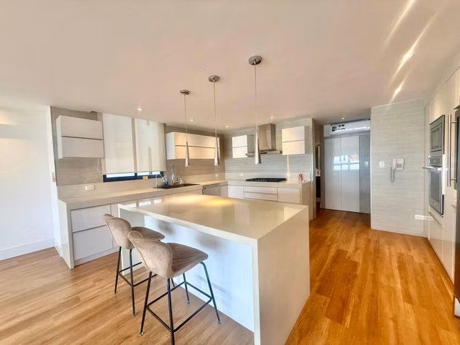 - BALBOA AVENIDA - 332m2