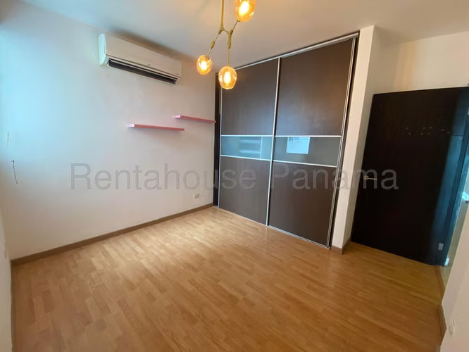 Se Vende Apartamento en San Francisco LA26-5636