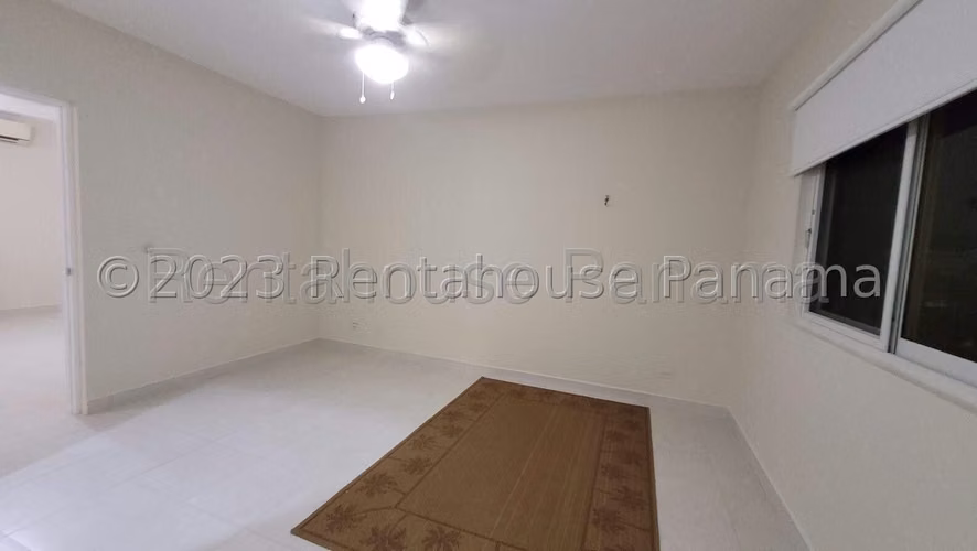 Se Vende Casa en Versalles LA26-3869