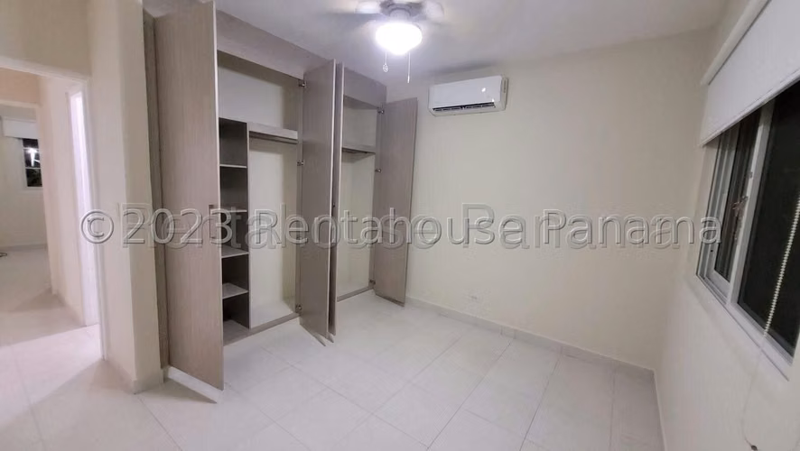 Se Vende Casa en Versalles LA26-3869