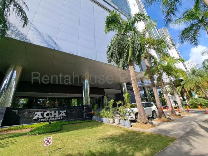 Office for rent in Costa del Este LA26-4985