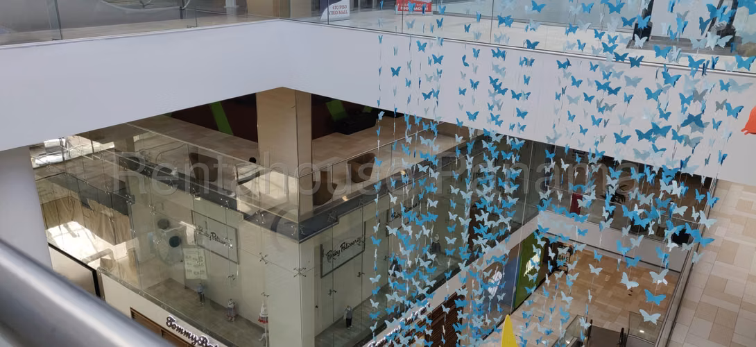 Se Alquila Local en Costa del Este LA26-5625