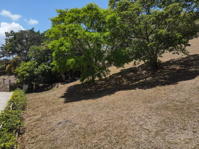 Lote en Venta en una Exclusiva Comunidad Residencial de Montaña en Las Lajas