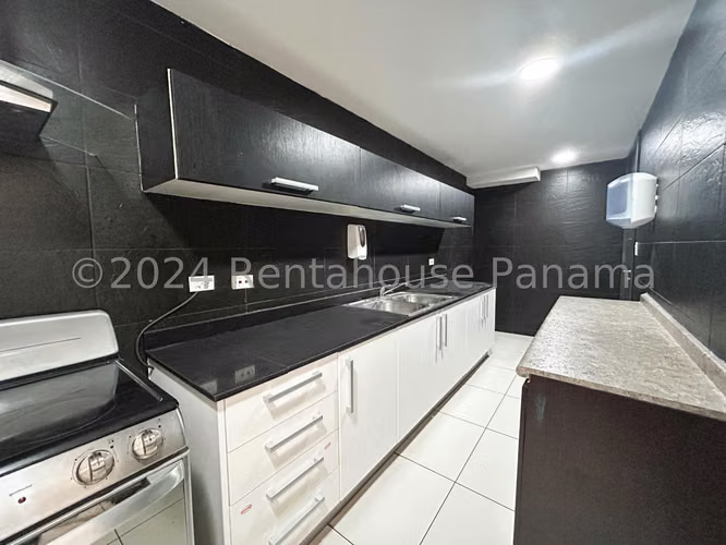 Venta de edificio en Carrasquilla AK