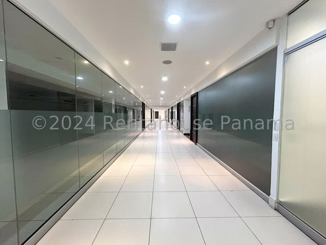 Venta de edificio en Carrasquilla AK