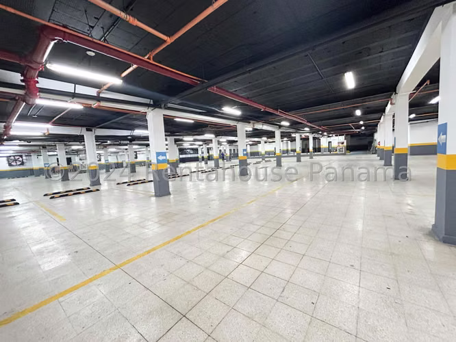 Venta de edificio en Carrasquilla AK