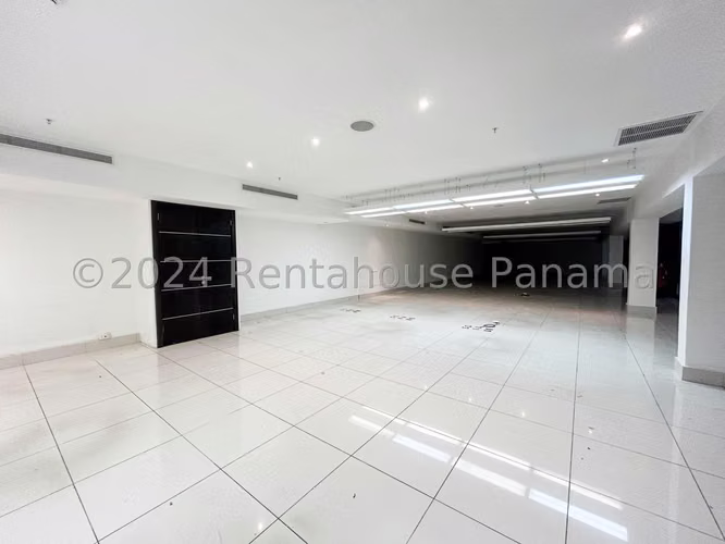 Venta de edificio en Carrasquilla AK
