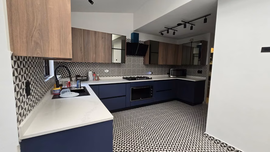 Melissa Foster Luxury Vende Exclusiva Casa en PH Embassy Gardens Clayton MFR1953