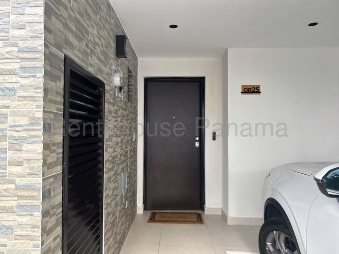  Casa en Venta en Costa Sur SYH