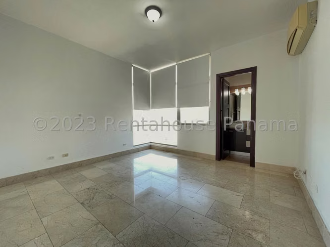Venta de apartamento en Punta Pacifica AK