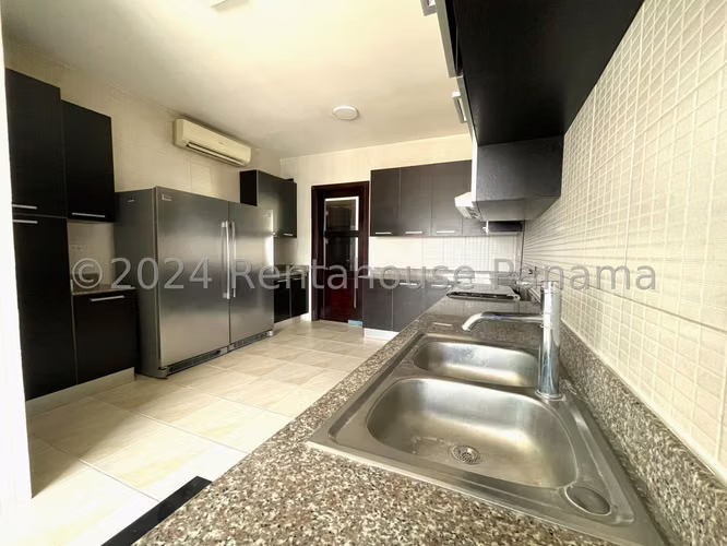 Venta de apartamento en Punta Pacifica AK