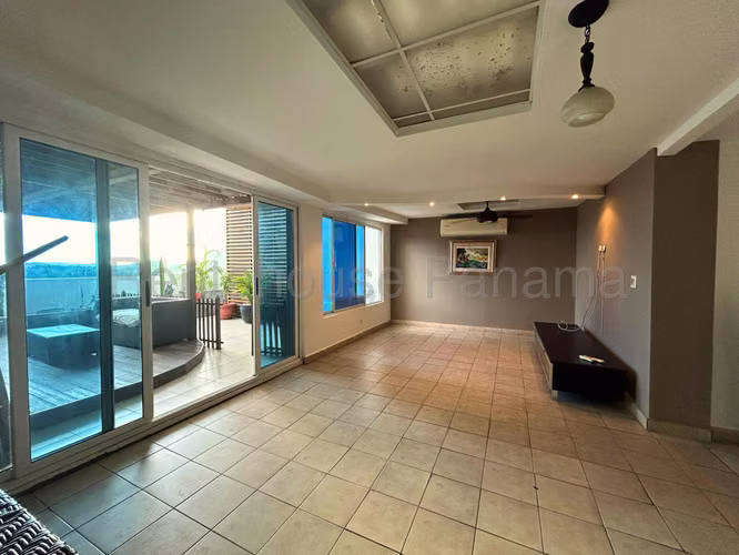 Venta de apartamento en El Cangrejo AK