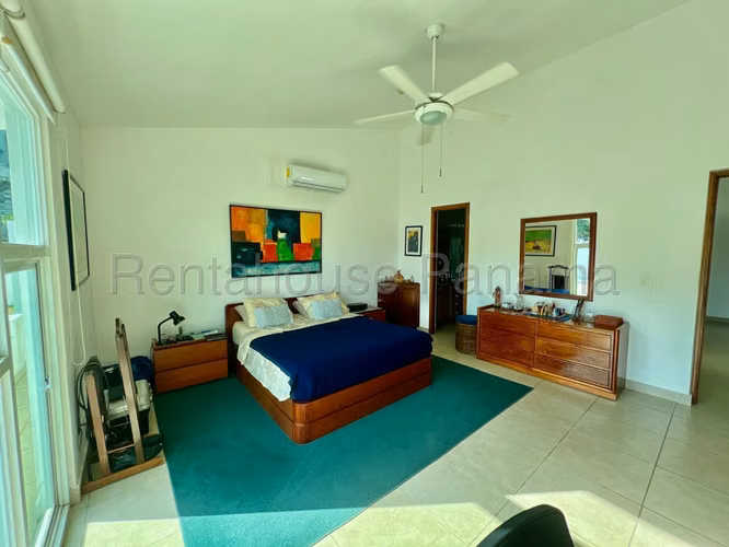 Venta de casa en Altos de Panamá AK