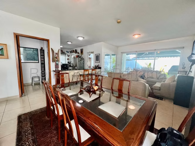 Venta de casa en Altos de Panamá AK